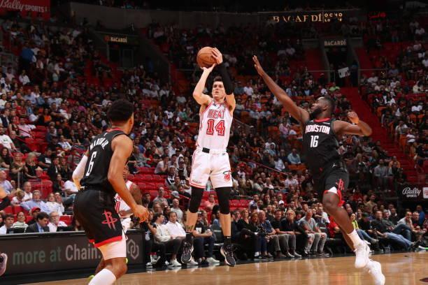 万英镑签下 万英镑签下