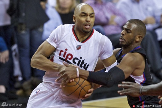 套上拉扯出 套上拉扯出